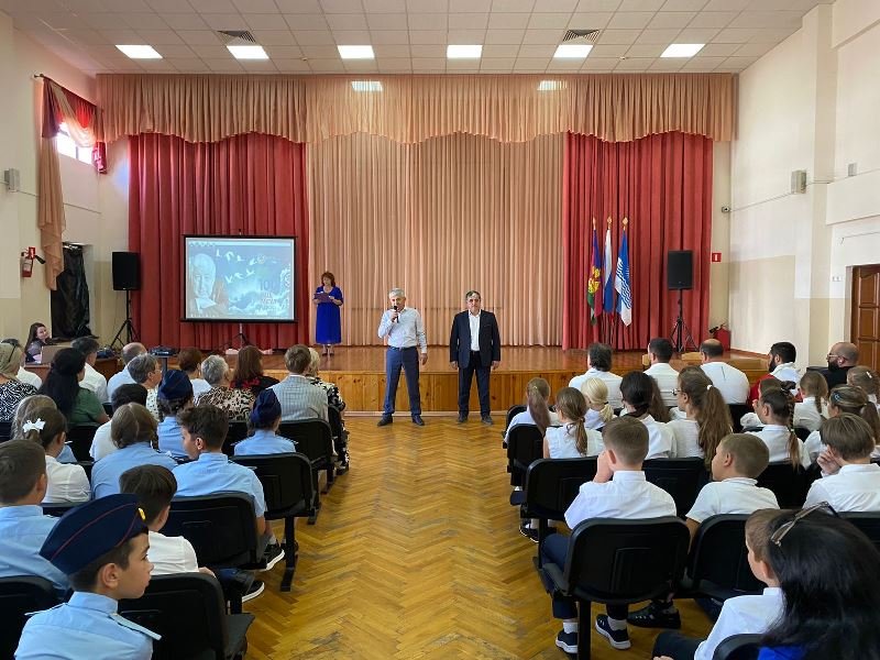 В Геленджике полицейские и общественники организовали торжественное мероприятие, прирученное к юбилею знаменитого советского поэта